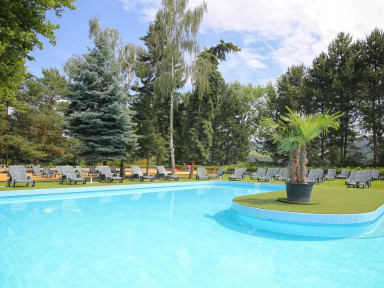splendid-pool-3