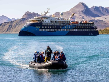 SouthGeorgia_Grytviken_OceanVictroy_Zodiac_AE