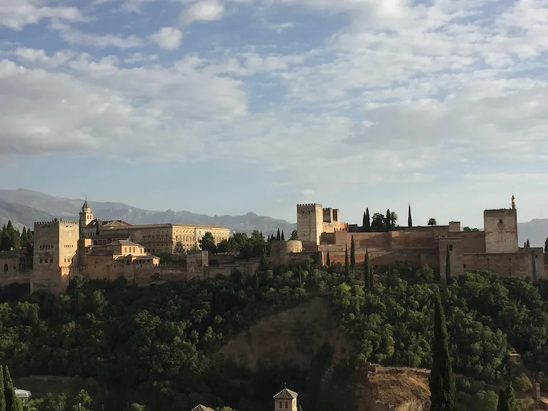 Дворец Альгамбра в Гранаде, фото Caspi Tours